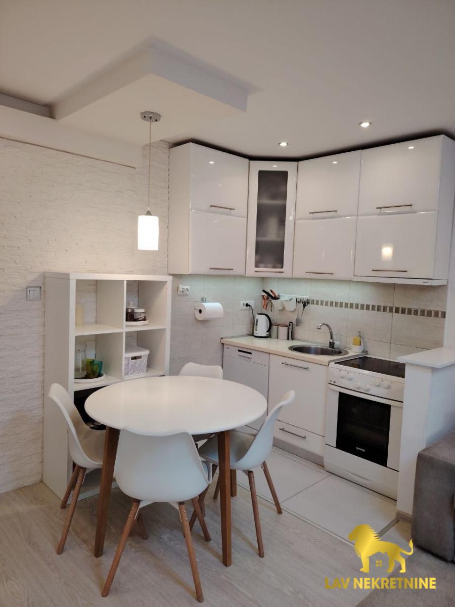 Stan Prodaja Novi Sad  45 m2