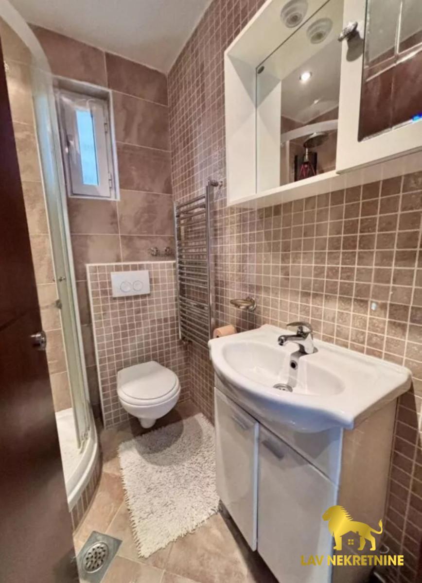 Stan Izdavanje Novi Sad Kej 67 m2