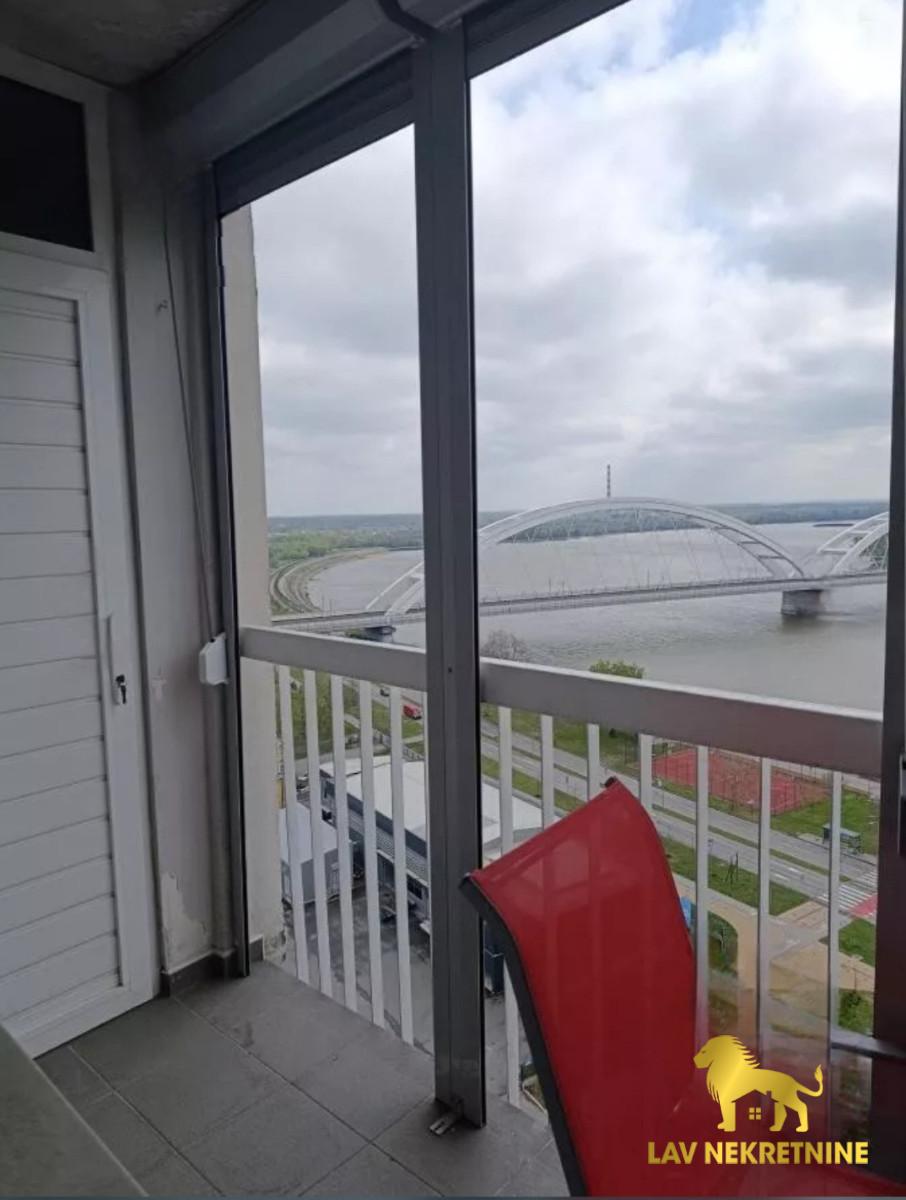 Stan Izdavanje Novi Sad Kej 67 m2