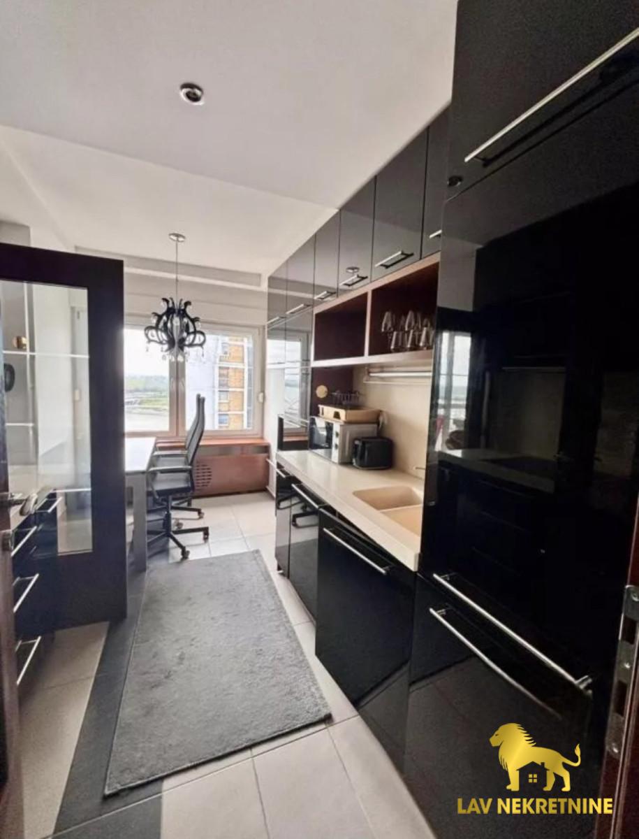 Trosoban stan za izdavanje, Kej, Novi Sad, 67m², 700 €/mes