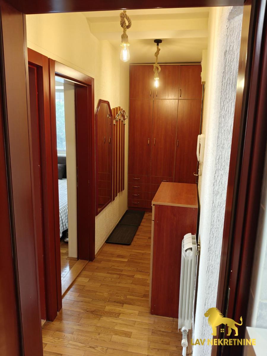 Dvoiposoban stan na prodaju, Bulevar Oslobođenja, Novi Sad, 47m², 156.000 €