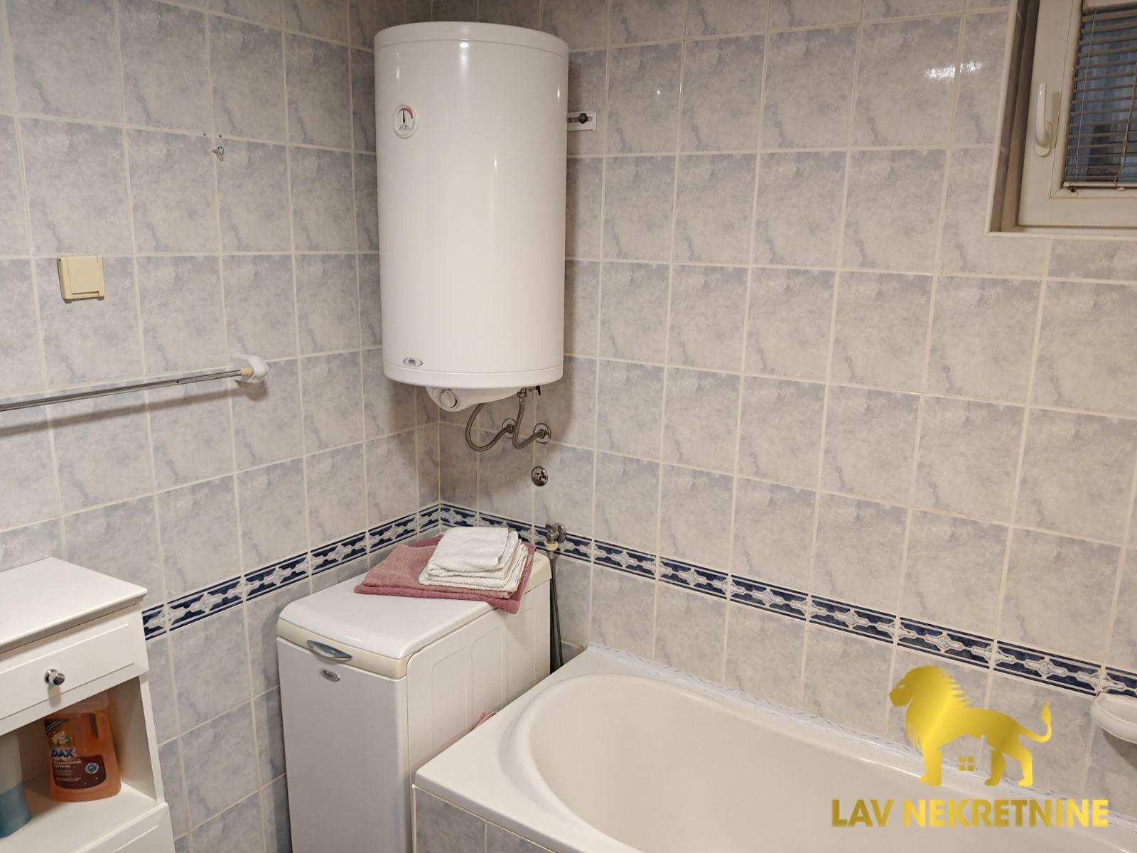 Dvoiposoban stan na prodaju, Bulevar Oslobođenja, Novi Sad, 47m², 156.000 €