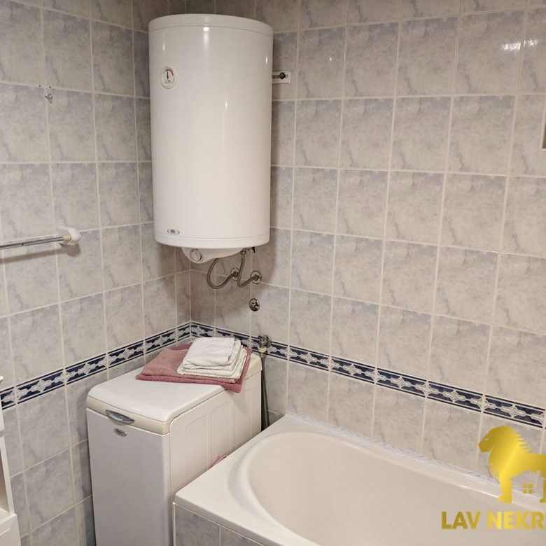 Dvoiposoban stan na prodaju, Bulevar Oslobođenja, Novi Sad, 47m², 156.000 €