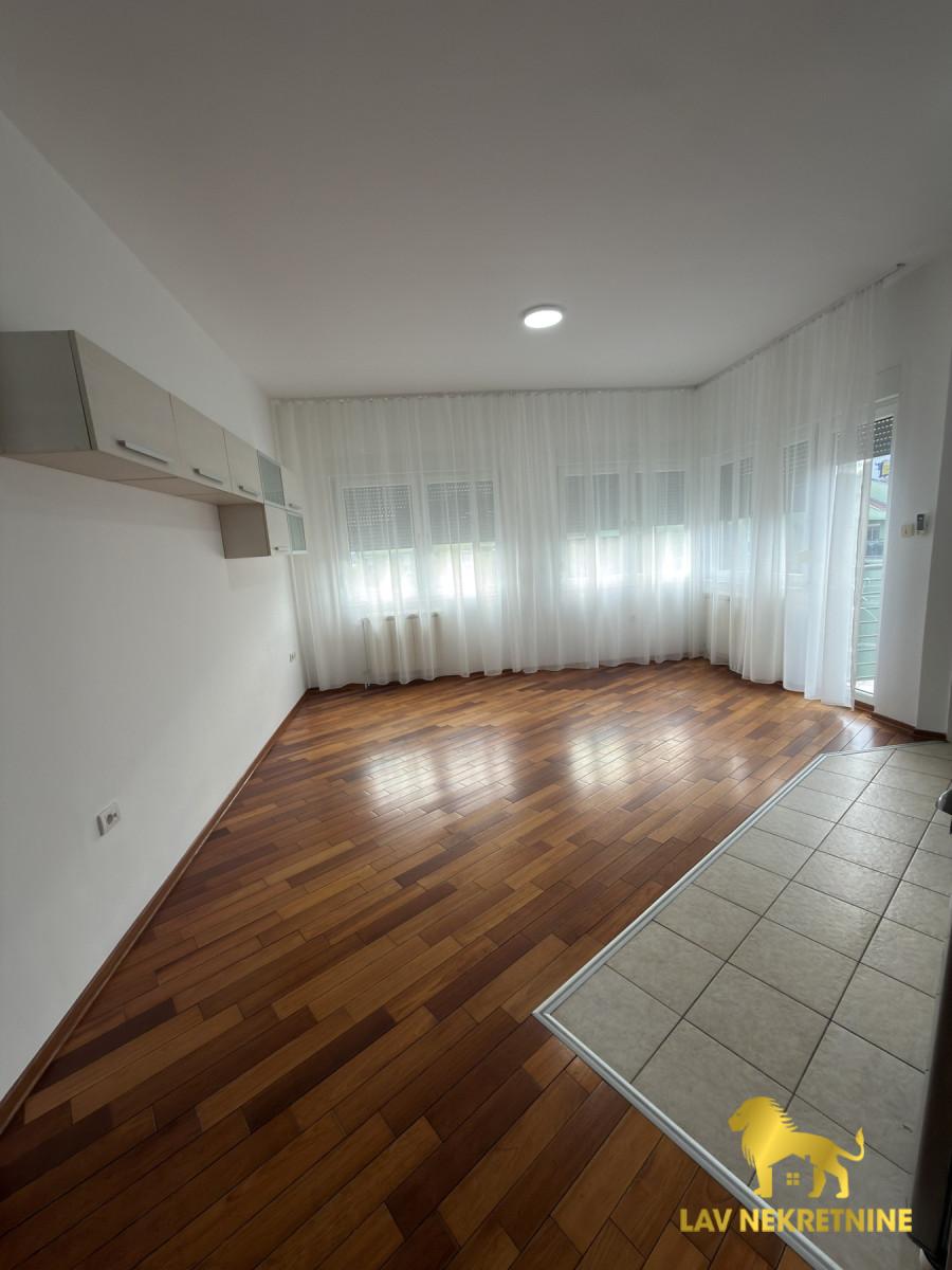 1783548110_0a0b0626d2c7 Dvoiposoban stan na prodaju, Bulevar Evrope, Novi Sad, 67m², 176.000 €