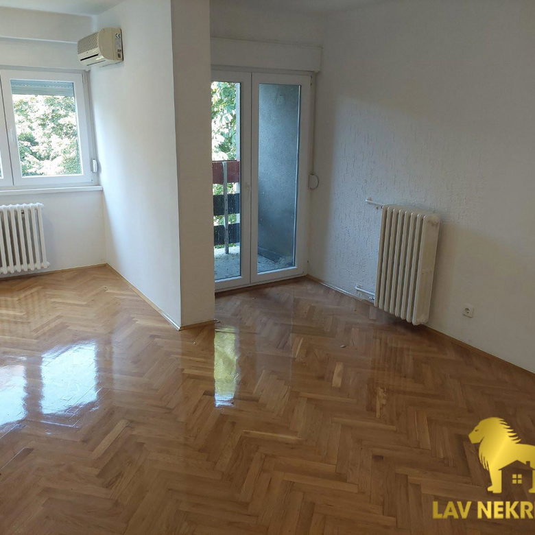 Stan Prodaja Novi Sad Železnička Stanica 33 m2