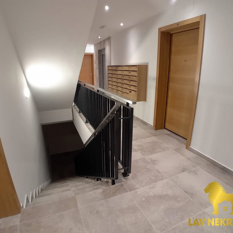 Stan Prodaja Novi Sad  40 m2