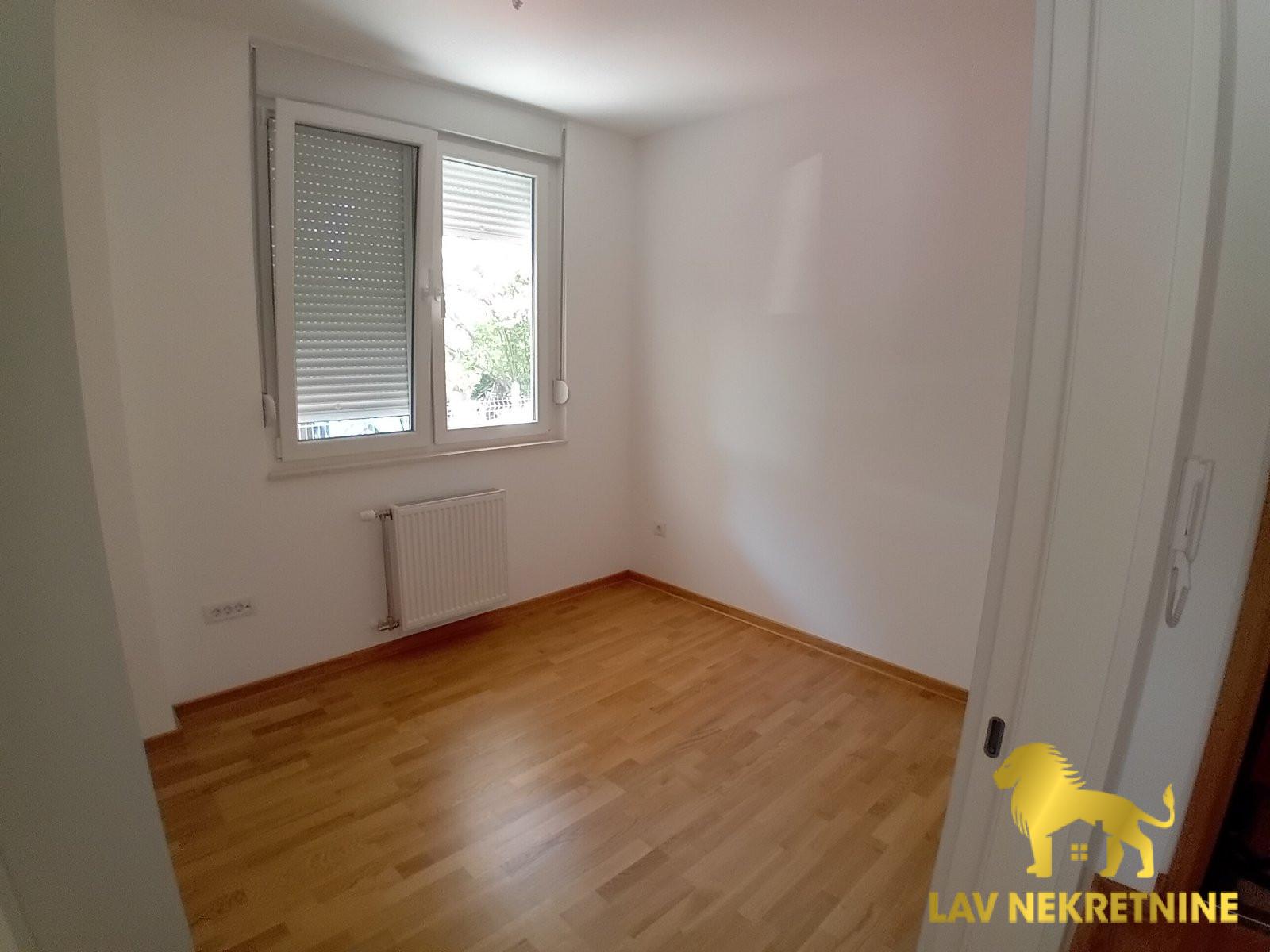 1786478429_cfb7720c2a25 Stan Prodaja Novi Sad 40 m2