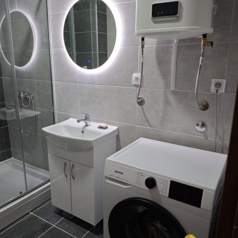 Stan Izdavanje Novi Sad  46 m2