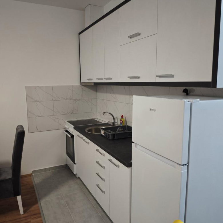 Stan Izdavanje Novi Sad  46 m2