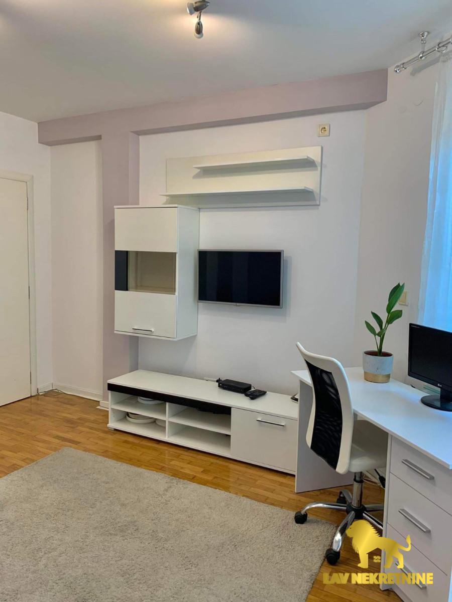 Stan Prodaja Novi Sad  79 m2