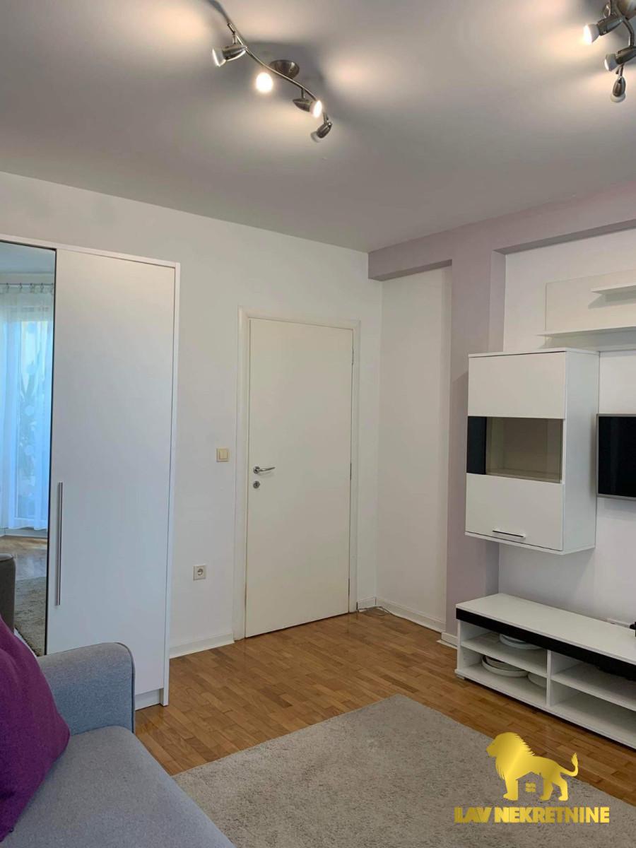 Stan Prodaja Novi Sad  79 m2