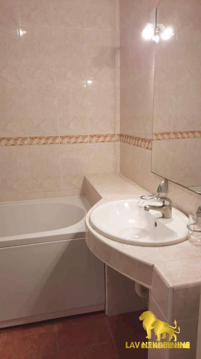 Četvorosoban stan na prodaju, Grbavica, Novi Sad, 79m², 4. sprat, 250.000 €