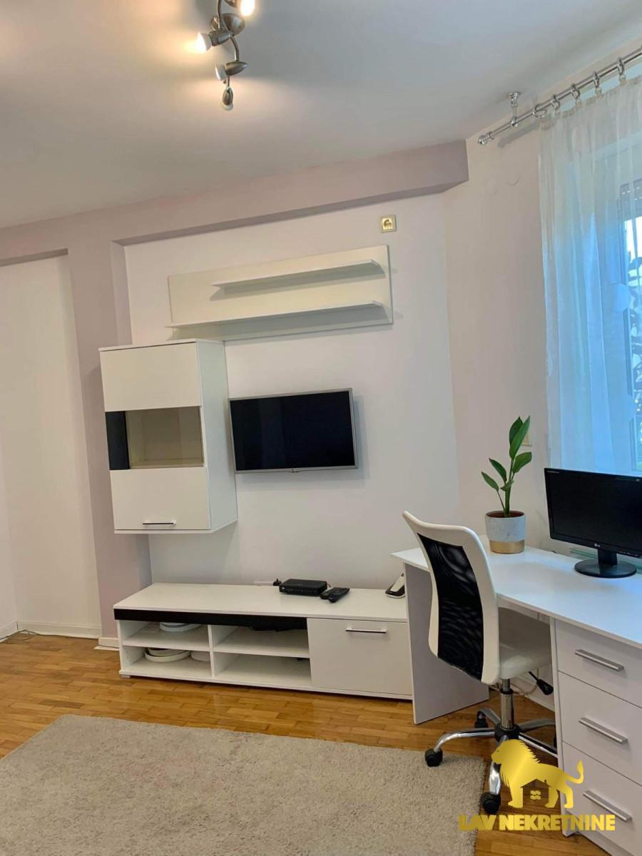 Stan Prodaja Novi Sad  79 m2