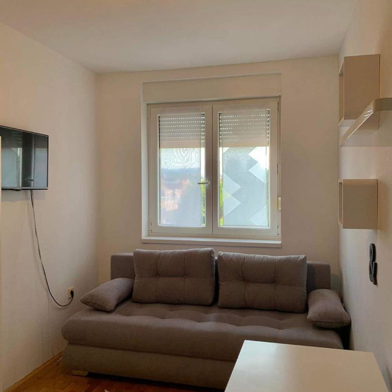 Četvorosoban stan na prodaju, Grbavica, Novi Sad, 79m², 4. sprat, 250.000 €