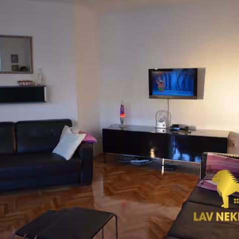 Trosoban stan za izdavanje, Grbavica, Novi Sad, 78m², 700 €/mes
