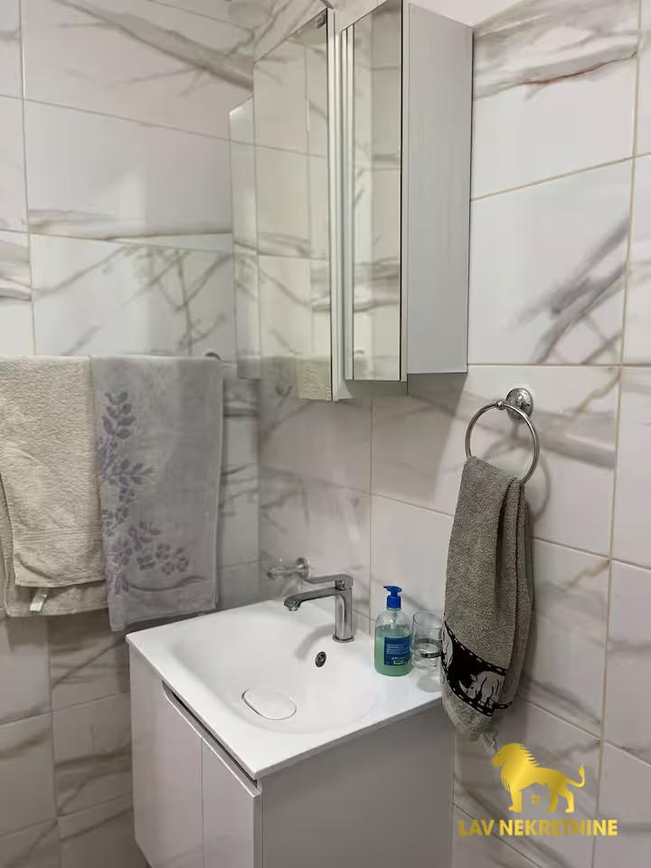 1788099859_f6deb71365c0 Trosoban stan za izdavanje, Grbavica, Novi Sad, 78m², 700 €/mes