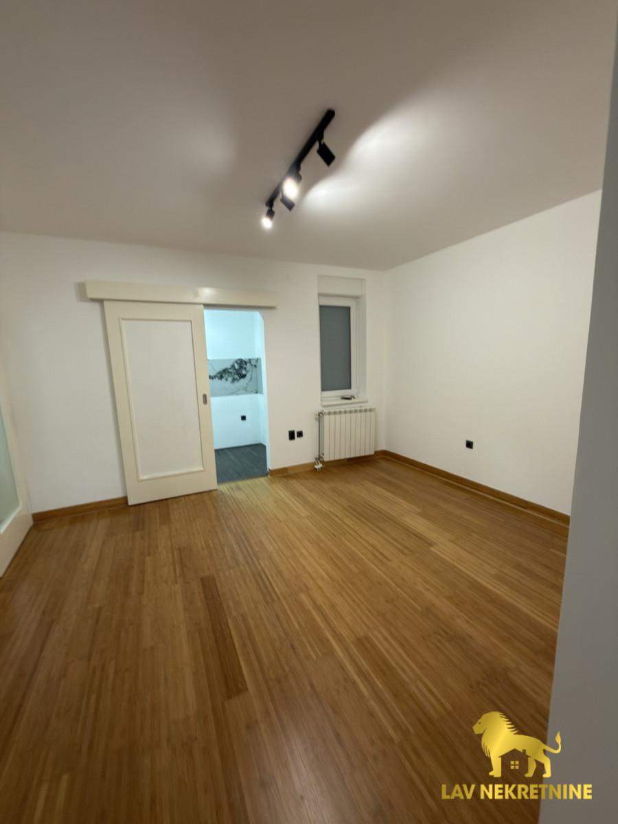 Stan Prodaja Novi Sad  54 m2