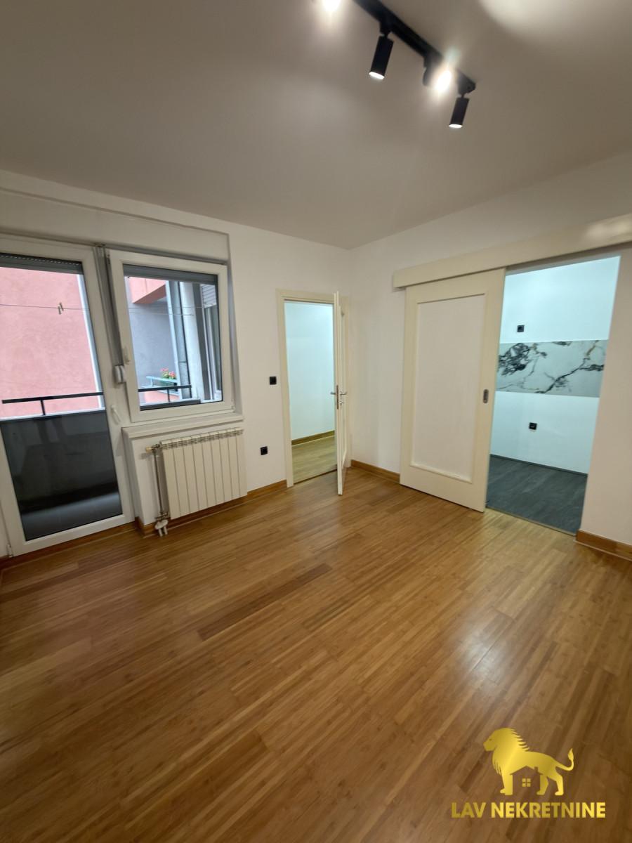 Stan Prodaja Novi Sad  54 m2