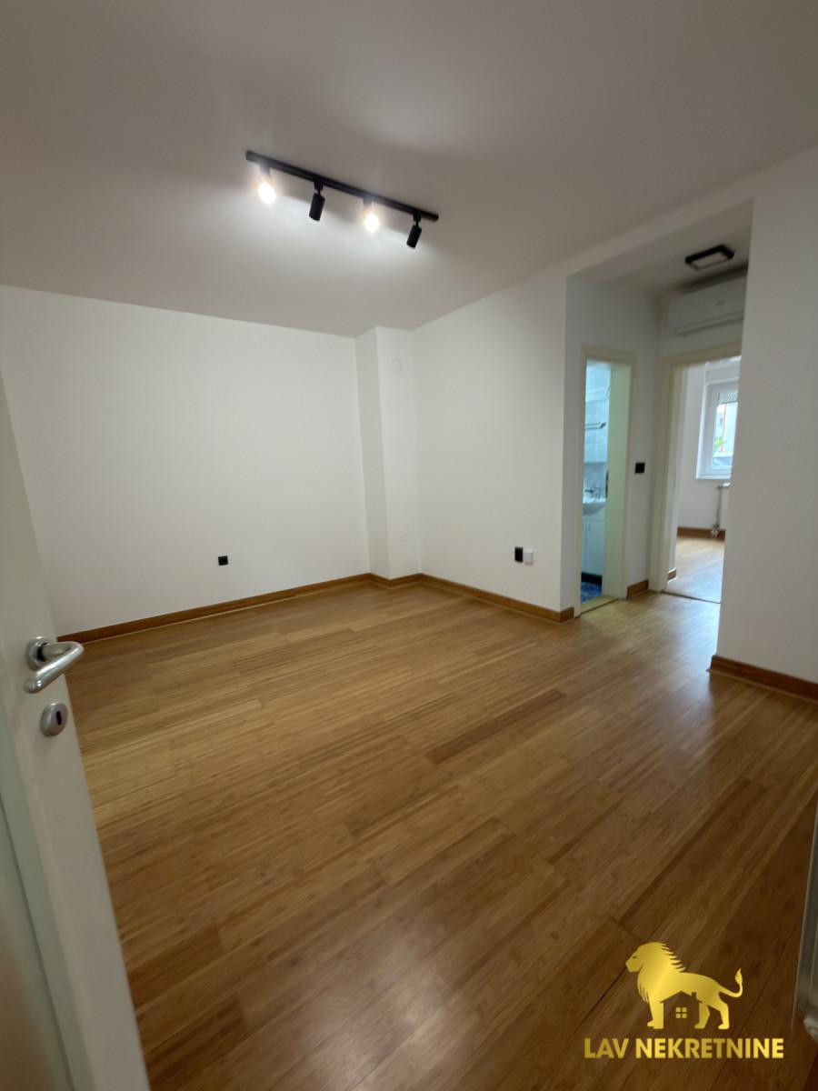 Stan Prodaja Novi Sad  54 m2