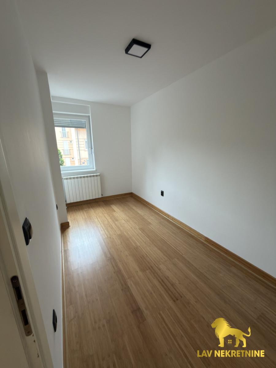Stan Prodaja Novi Sad  54 m2