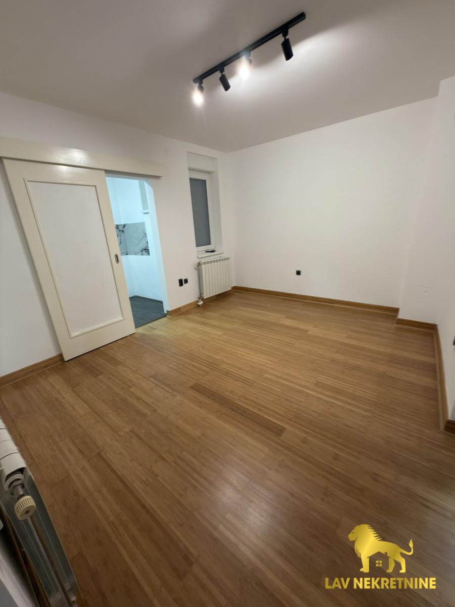 Stan Prodaja Novi Sad  54 m2