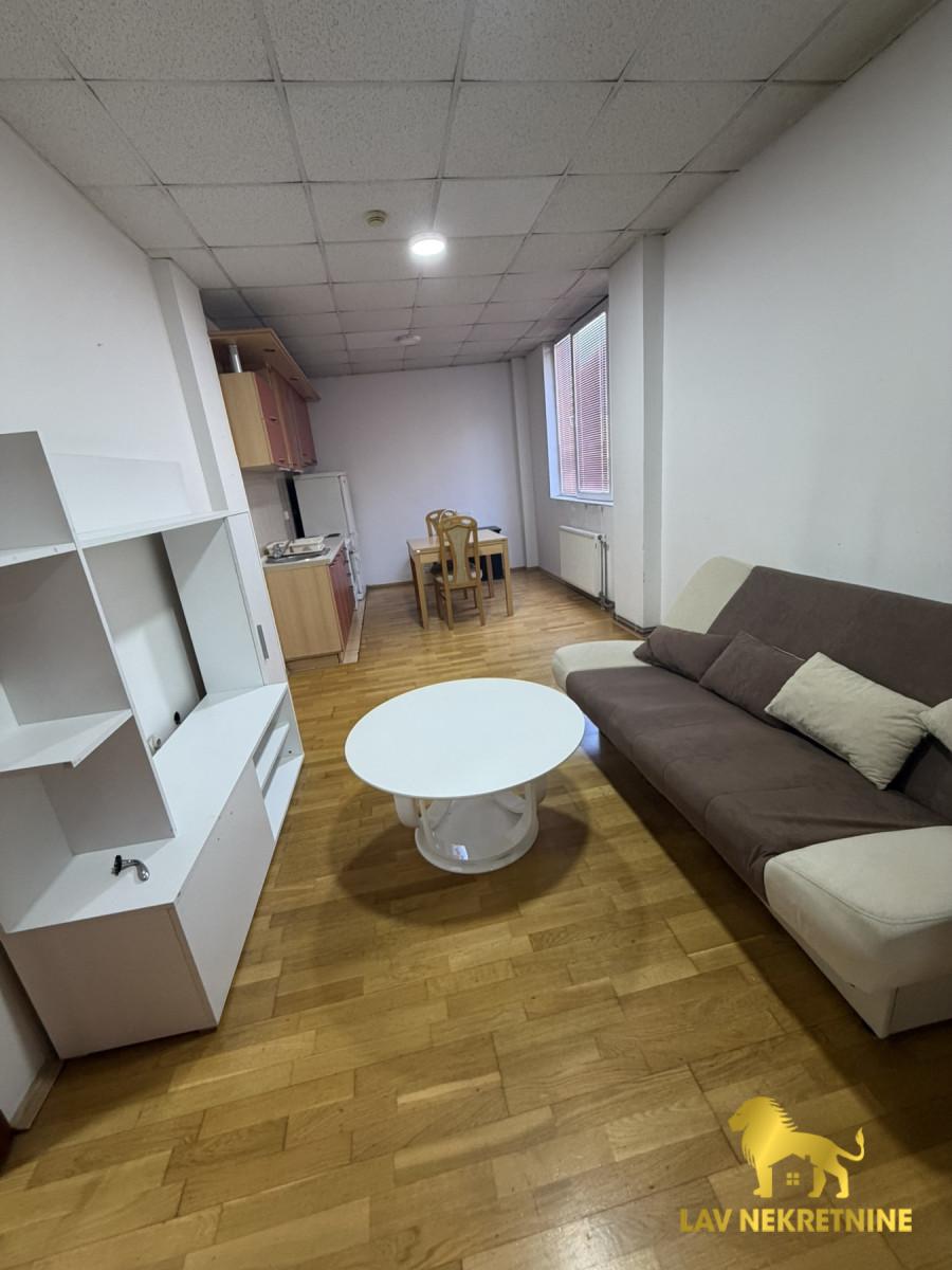 Stan Izdavanje Novi Sad  40 m2
