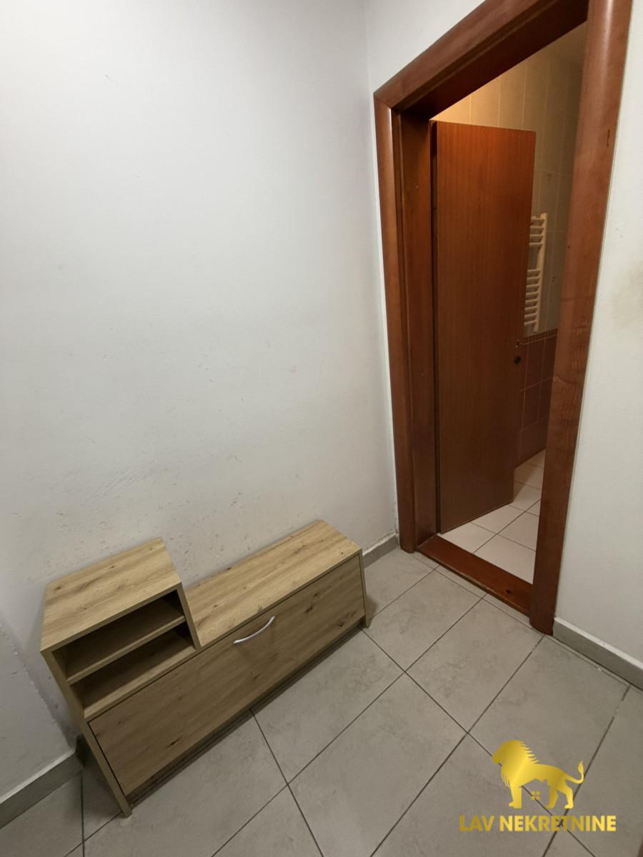 Jednoiposoban stan za izdavanje, Bulevar Oslobođenja, Novi Sad, 40m², 300 €/mes