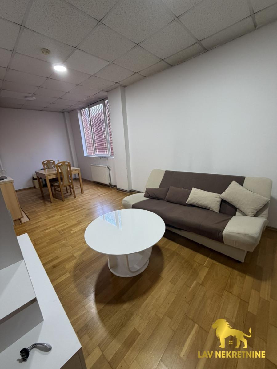 Stan Izdavanje Novi Sad  40 m2