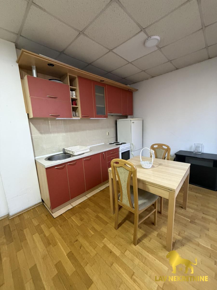 Stan Izdavanje Novi Sad  40 m2
