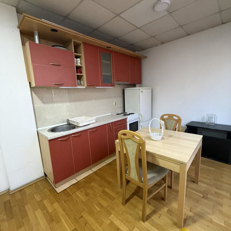 Stan Izdavanje Novi Sad  40 m2