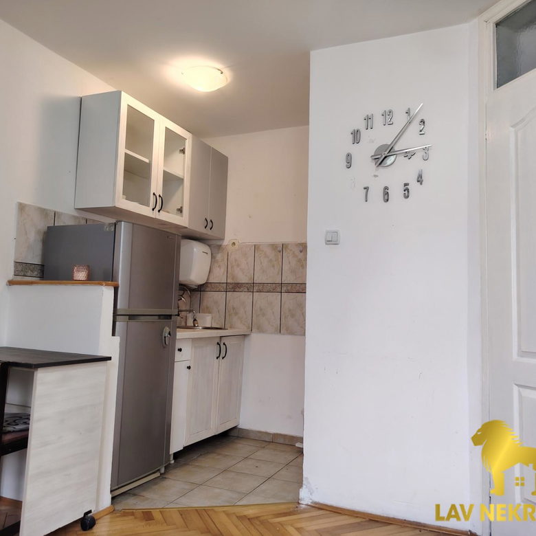 Stan Izdavanje Novi Sad  24 m2