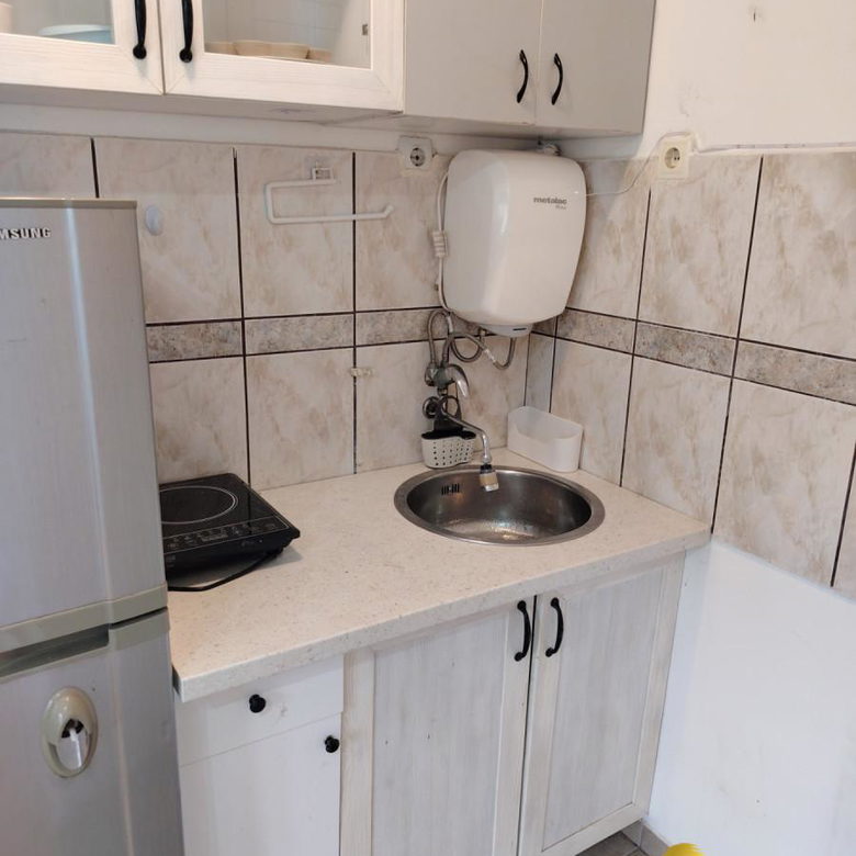 Stan Izdavanje Novi Sad  24 m2