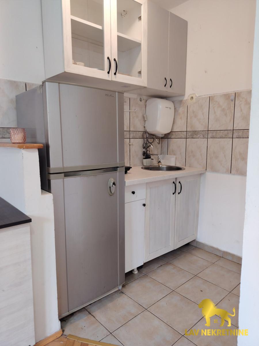 Stan Izdavanje Novi Sad  24 m2