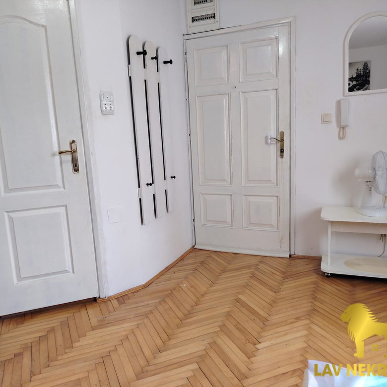 Stan Izdavanje Novi Sad  24 m2