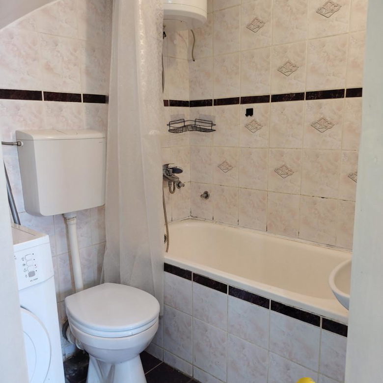 Garsonjera za izdavanje, Bulevar Oslobođenja, Novi Sad, 24m², 250 €/mes