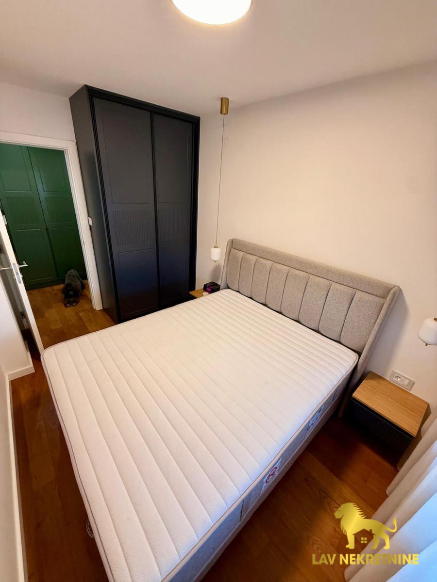 Stan Izdavanje Novi Sad  53 m2
