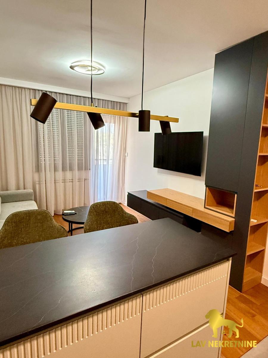 Dvoiposoban stan za izdavanje, Rotkvarija, Novi Sad, 53m², 850 €/mes