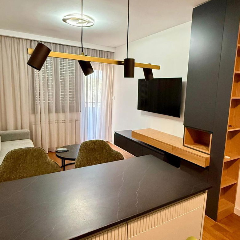 Dvoiposoban stan za izdavanje, Rotkvarija, Novi Sad, 53m², 850 €/mes