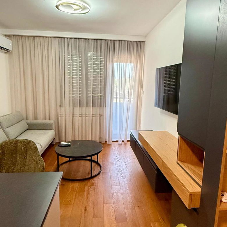 Dvoiposoban stan za izdavanje, Rotkvarija, Novi Sad, 53m², 850 €/mes