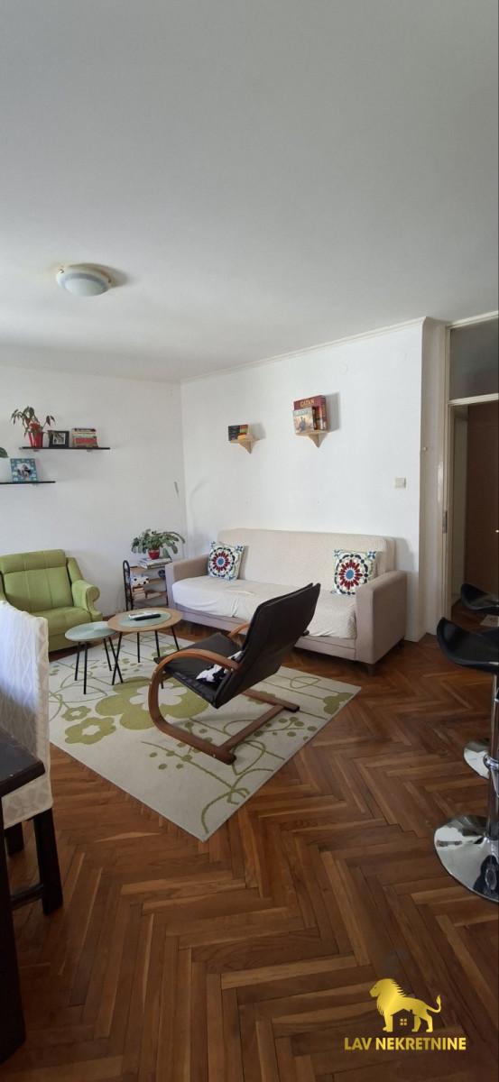 Stan Izdavanje Novi Sad  52 m2