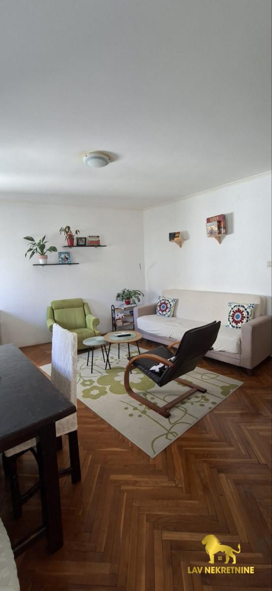 Stan Izdavanje Novi Sad  52 m2