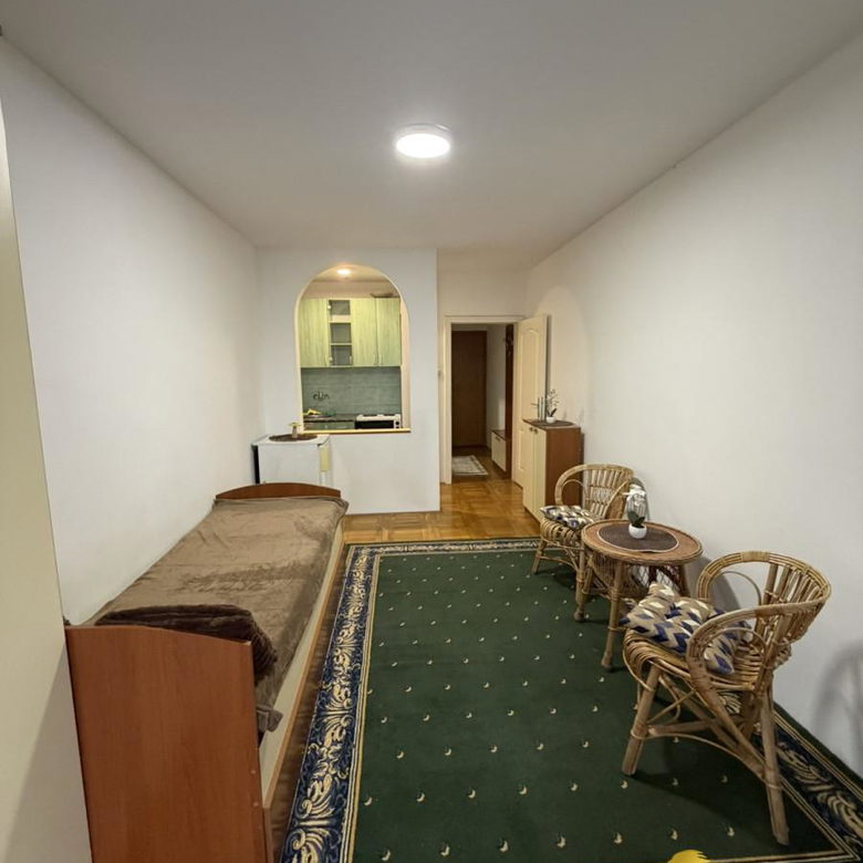 Stan Izdavanje Novi Sad  28 m2
