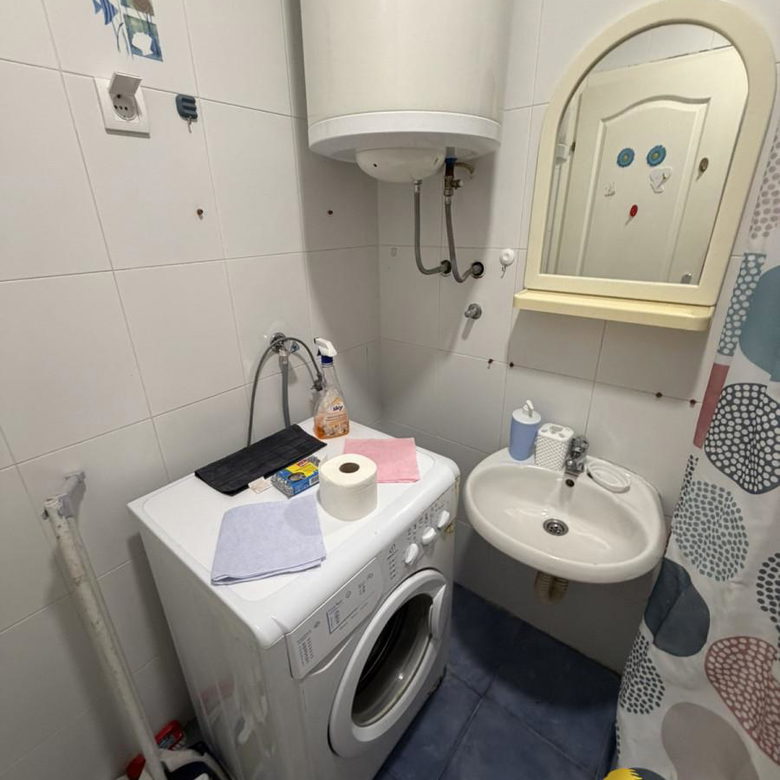 Stan Izdavanje Novi Sad  28 m2