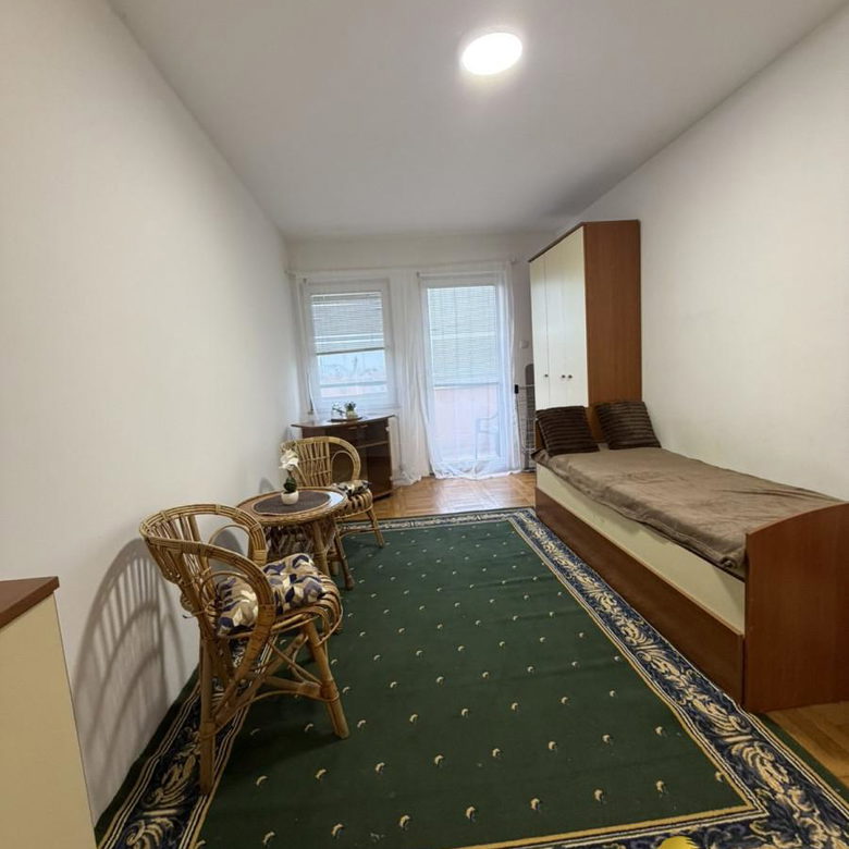 Garsonjera za izdavanje, Grbavica, Novi Sad, 28m², 300 €/mes