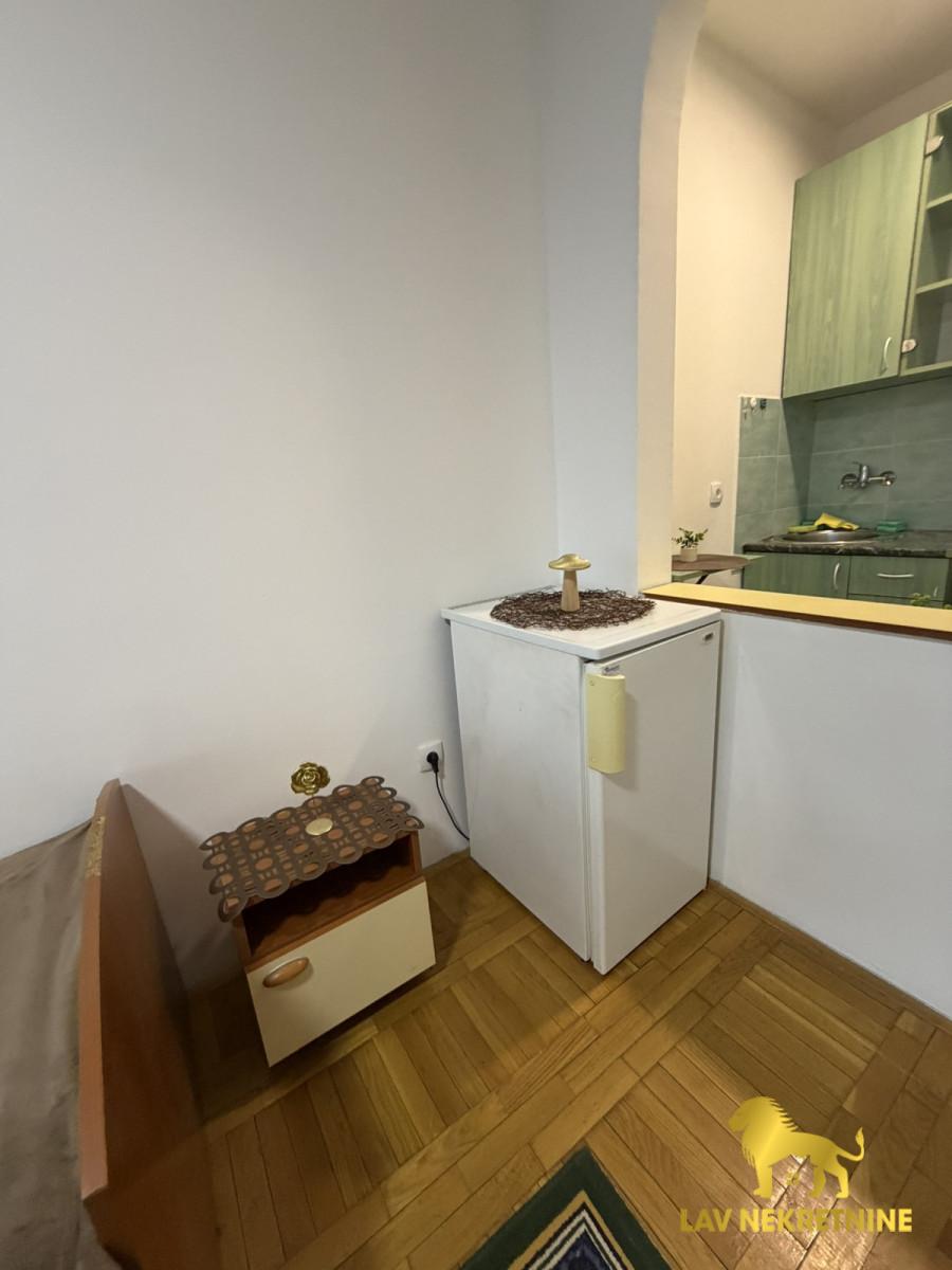 1789141245_1b32bce40244 Garsonjera za izdavanje, Grbavica, Novi Sad, 28m², 300 €/mes