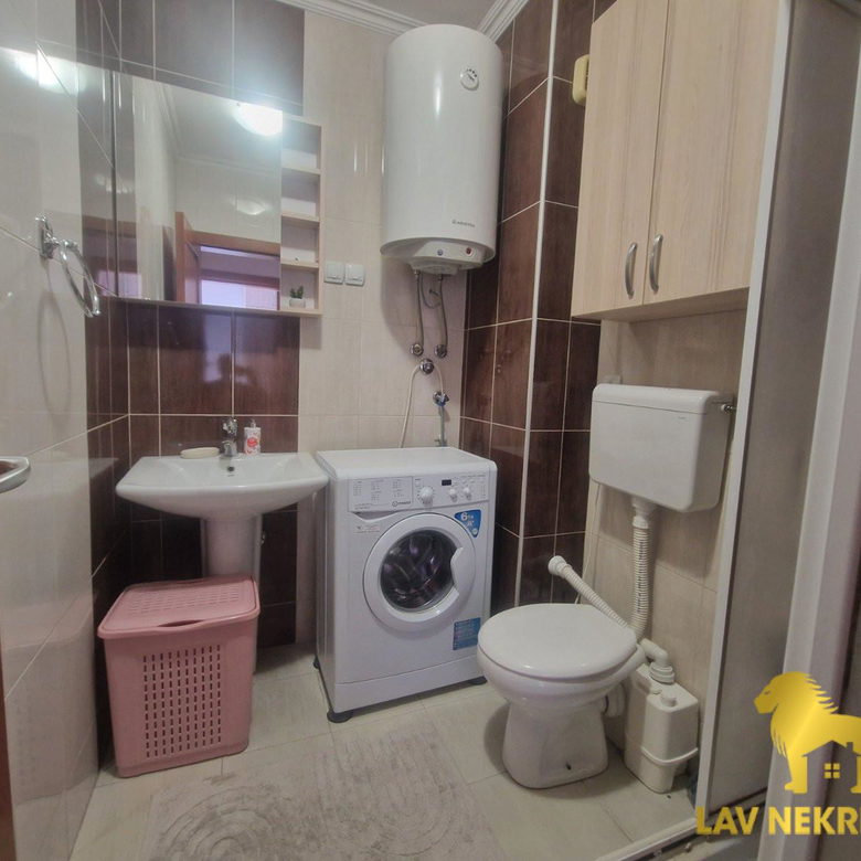 Stan Izdavanje Novi Sad  38 m2