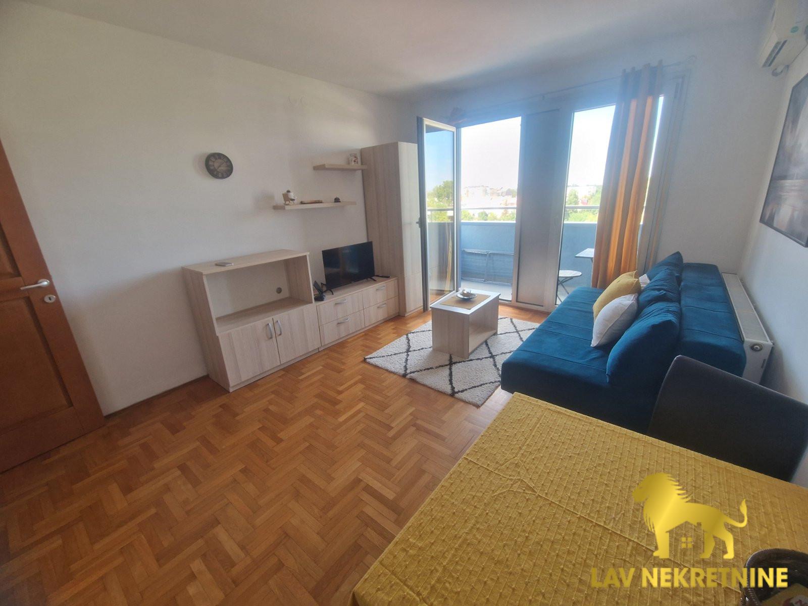 Stan Izdavanje Novi Sad  38 m2