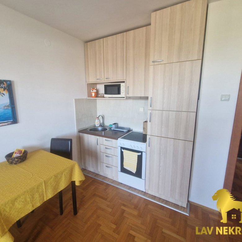 Stan Izdavanje Novi Sad  38 m2