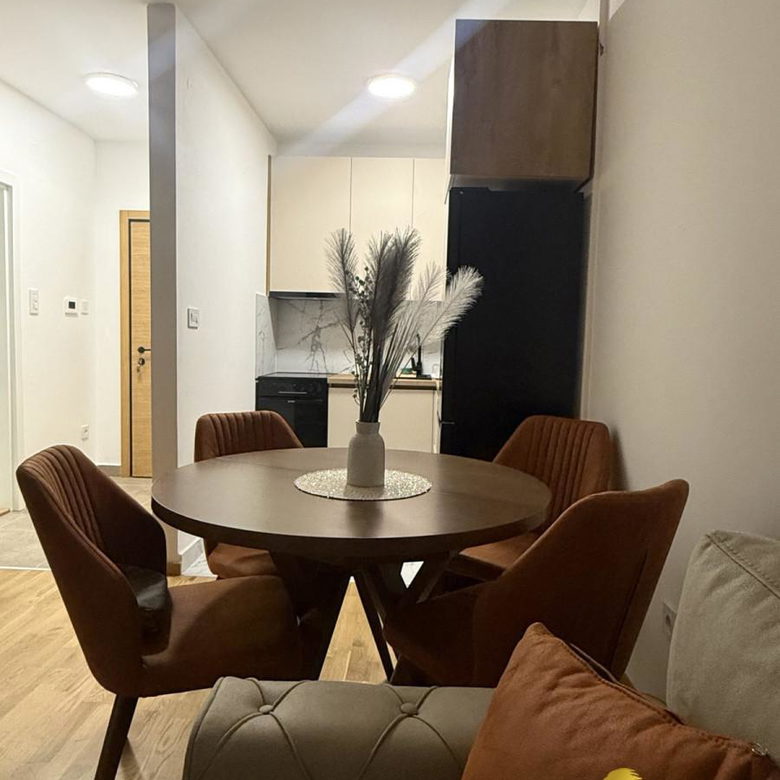 Stan Izdavanje Novi Sad  40 m2