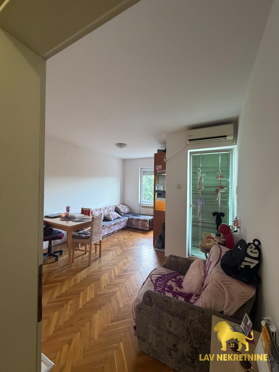 Stan Prodaja Novi Sad  24 m2